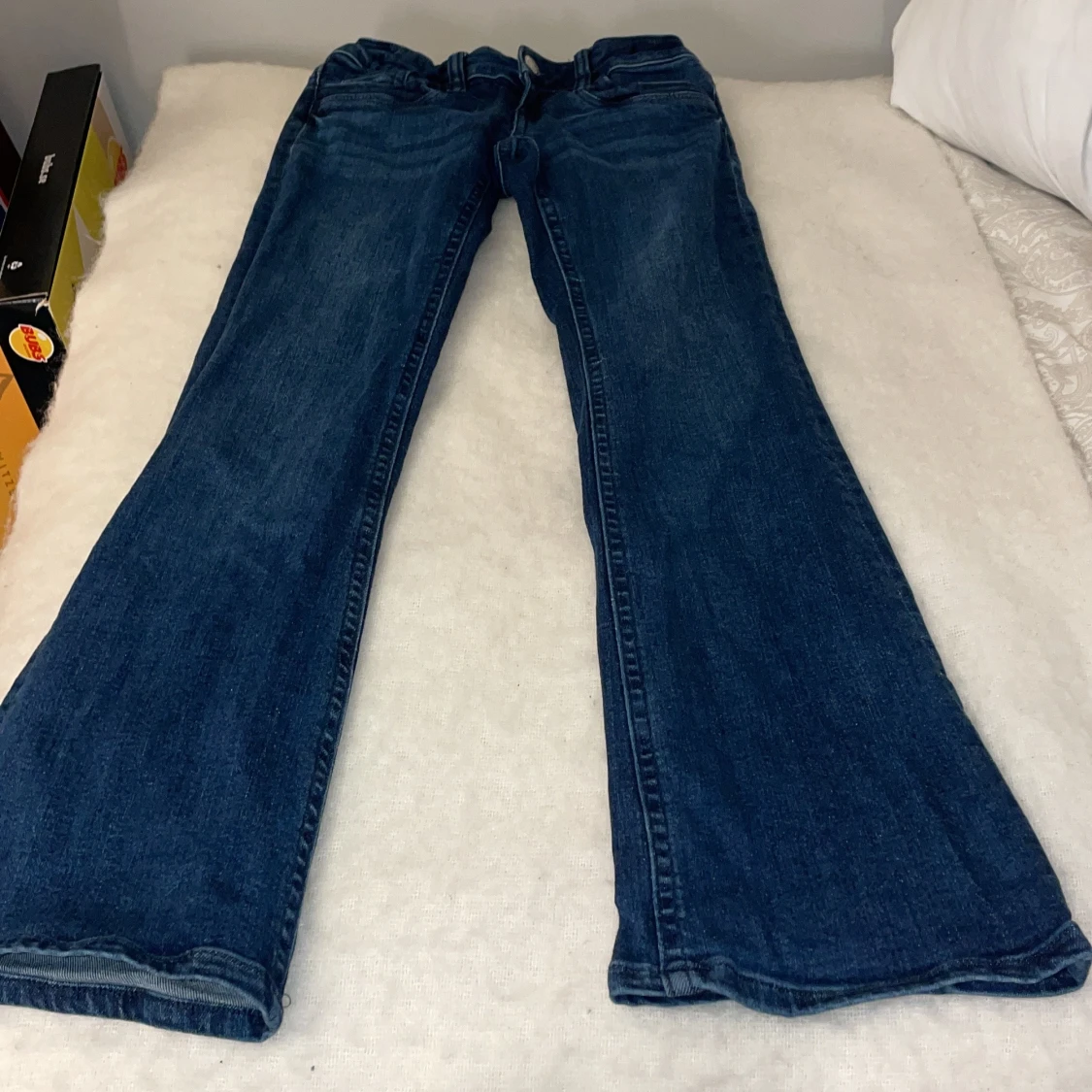Blå bootcut low rise jeans med normal passform - 1