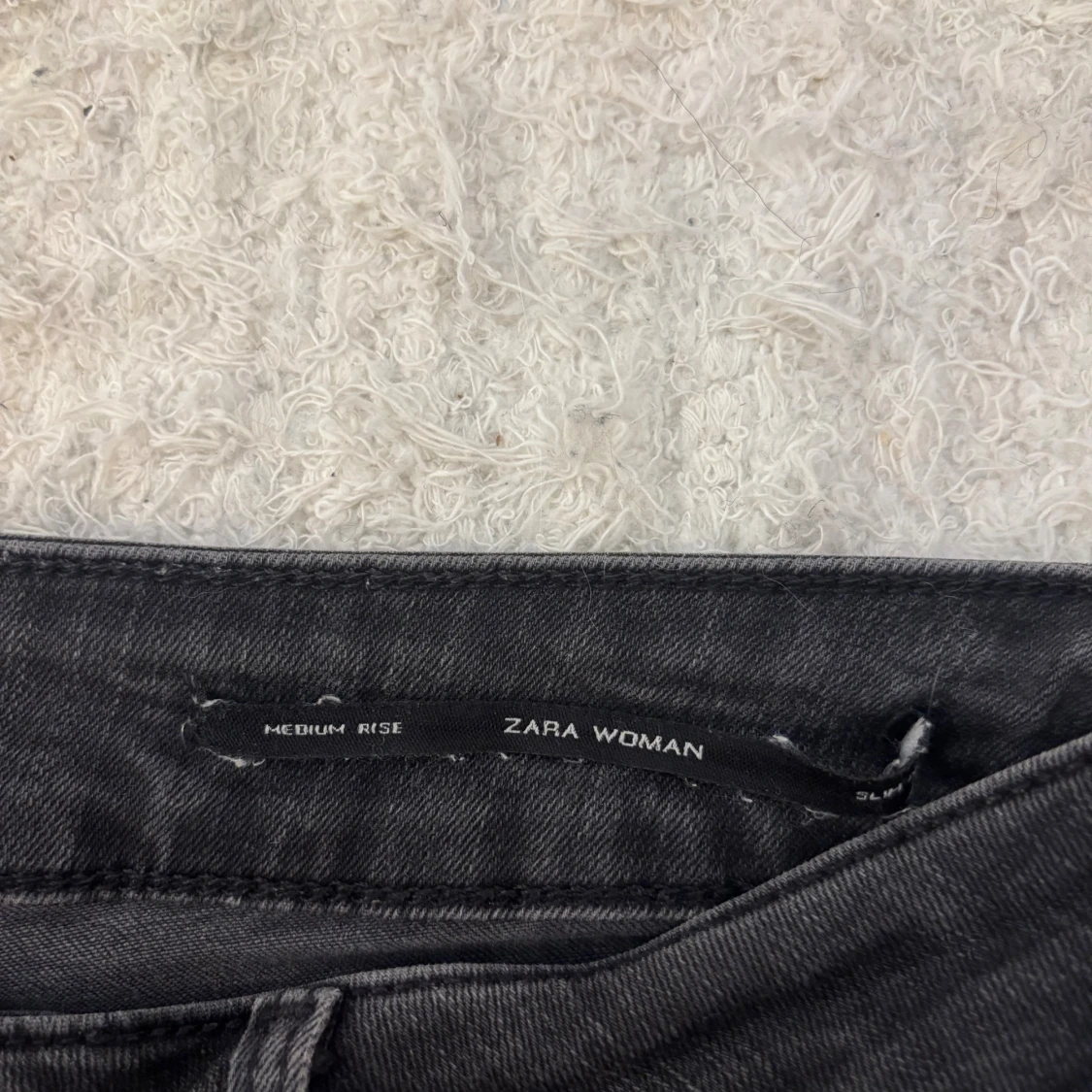 Svarta bootcut jeans från Zara Woman - 3
