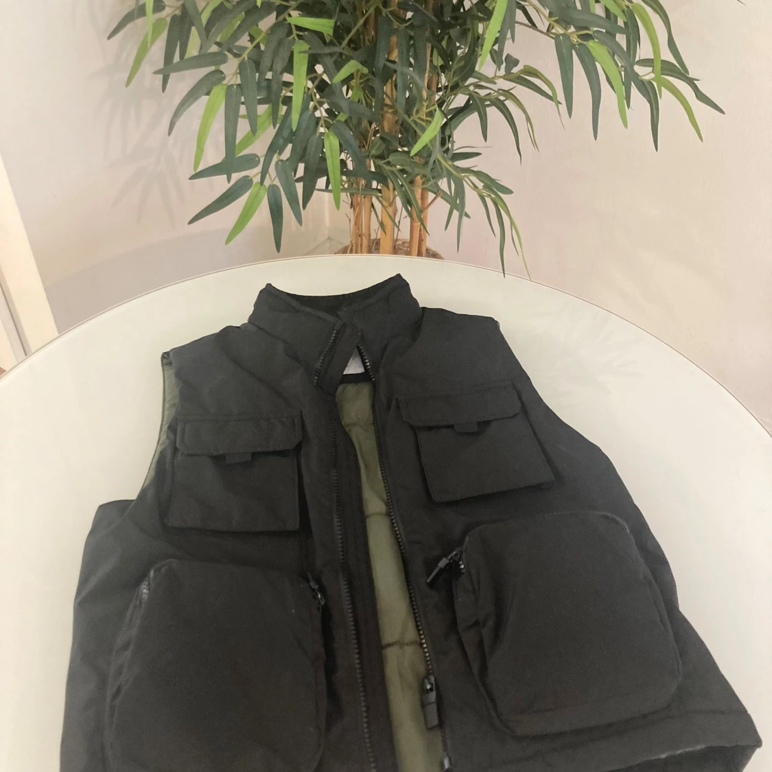 Svart dunväst från Zara, strl 130 - 3