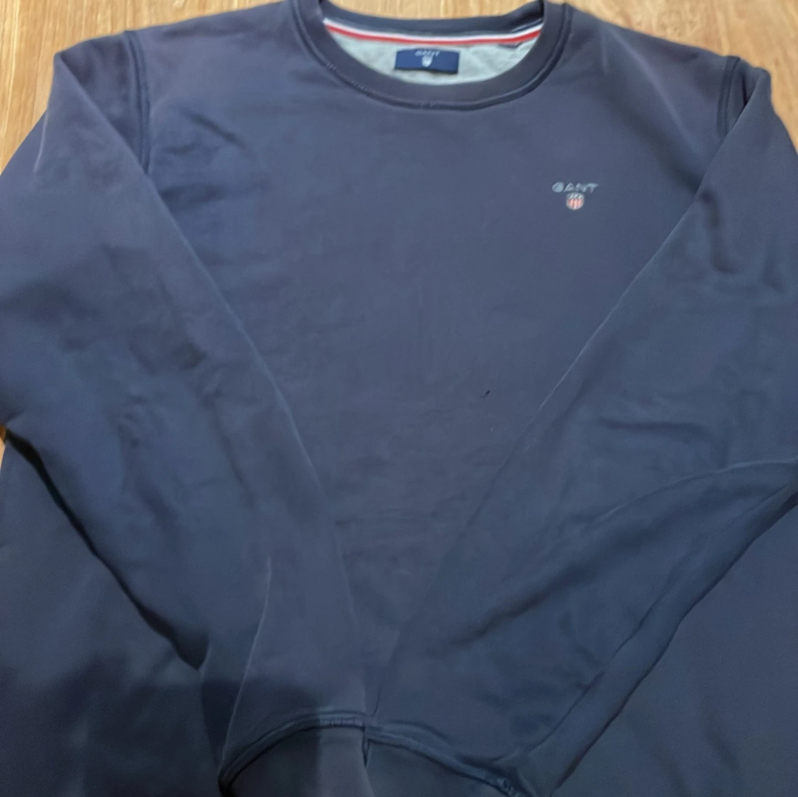 Mörkblå sweatshirt från GANT