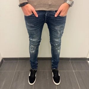 DONDUP JEANS GEORGE - Dondup Jeans George | Storlek 30, Längd: 100cm/Midija:40cm | Deluxecloset 
