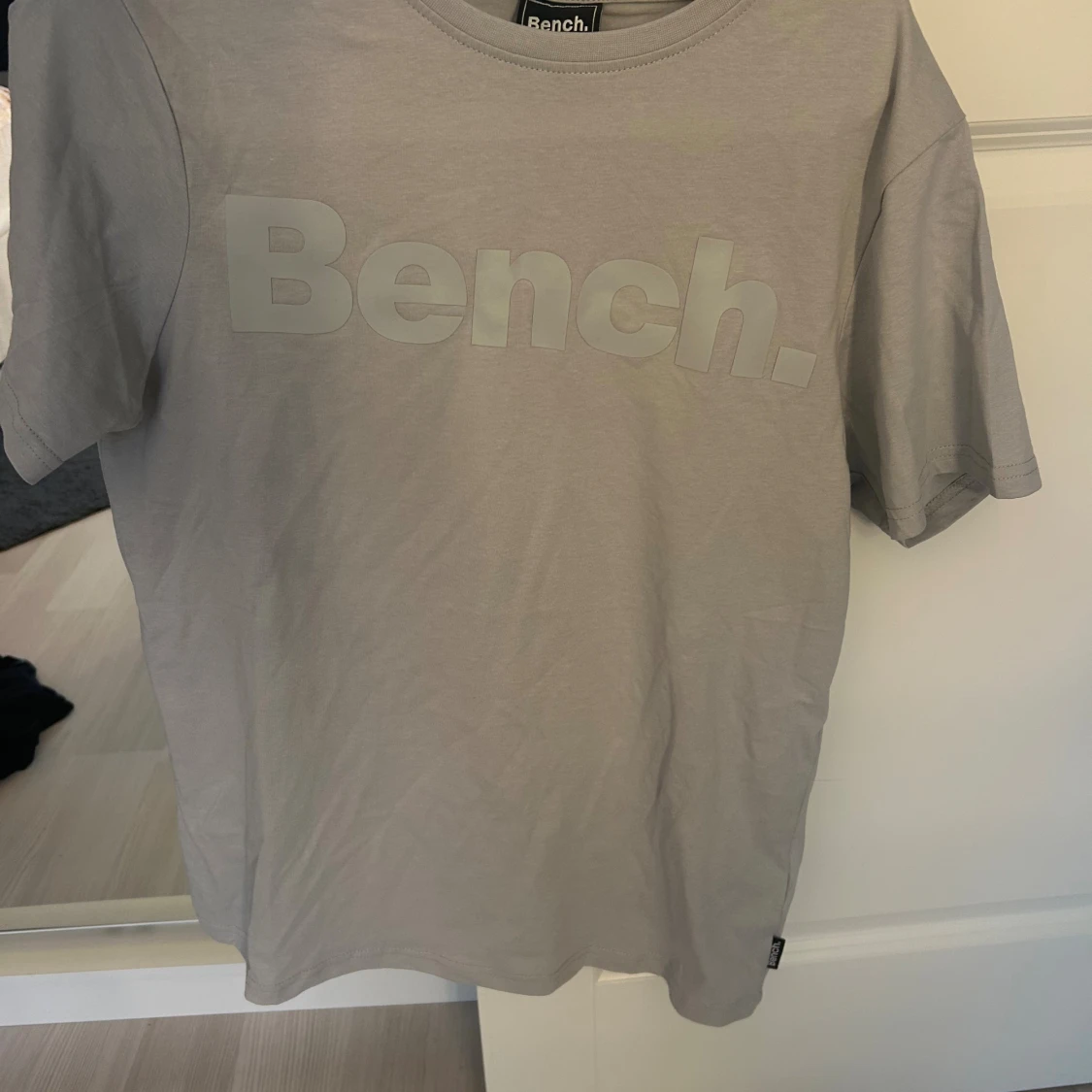 Ljusgrå t-shirt från Bench i bomull
