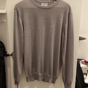 Stickad tröja  - Från bläck köpt på MQ