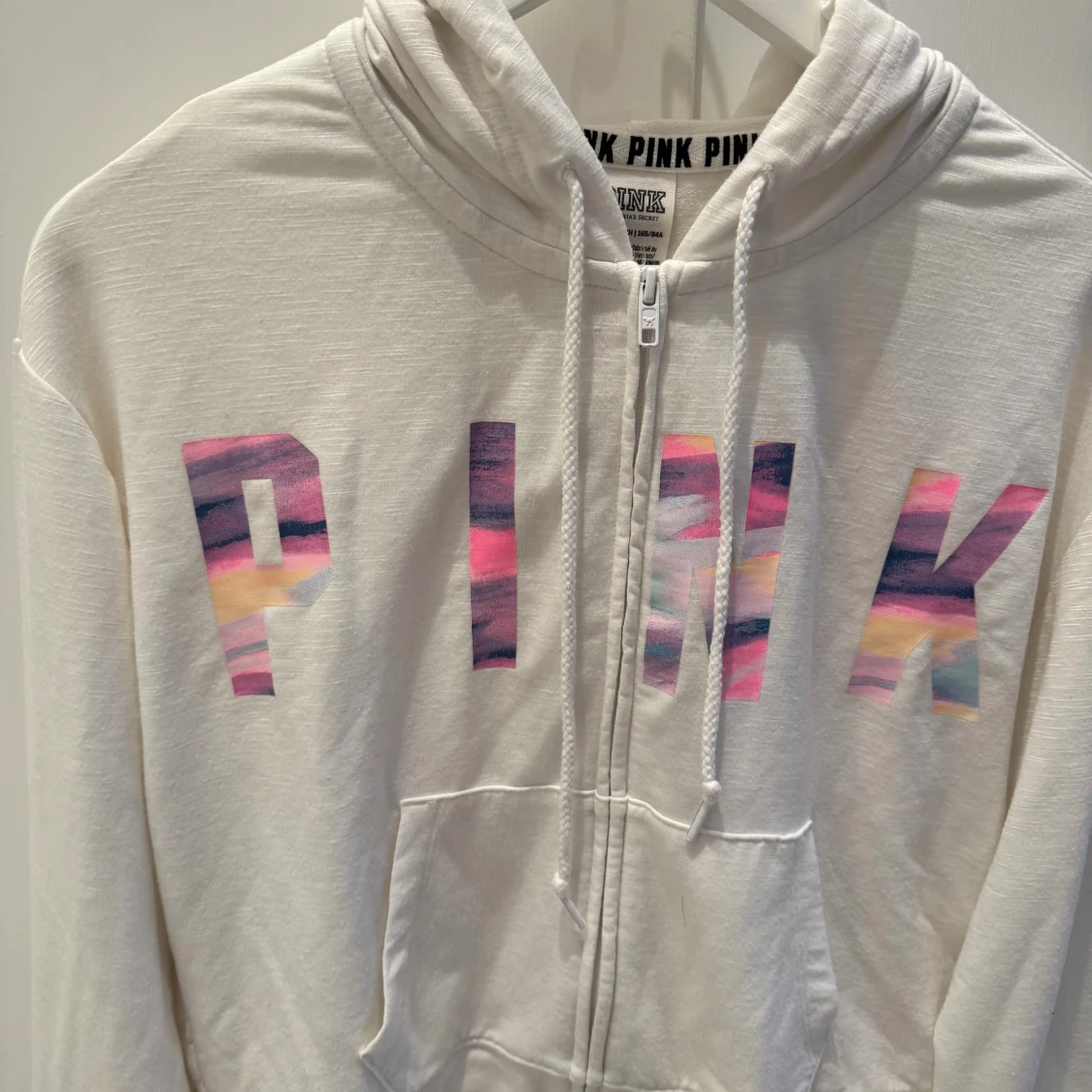 Vit hoodie från PINK Victoria's Secret - 1