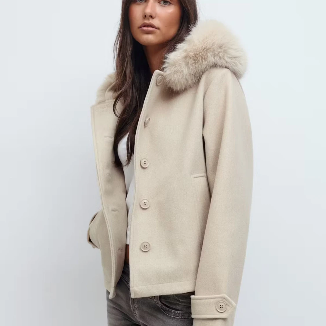 Beige kappa med fluffig krage - 2