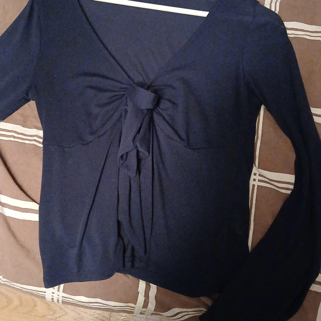 Mörkblå långärmad topp Gina Tricot