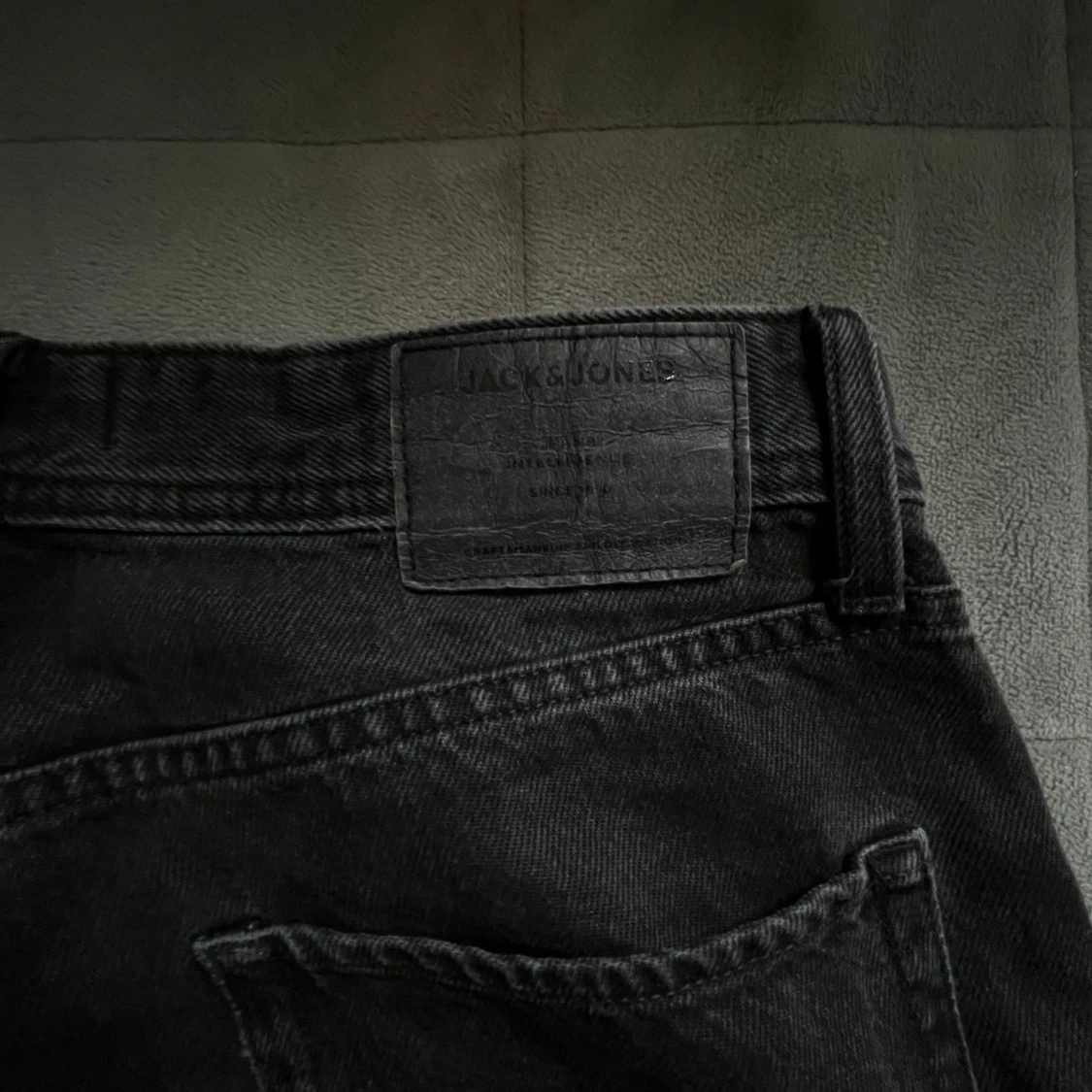 Svarta relaxed jeans från Jack & Jones - 3