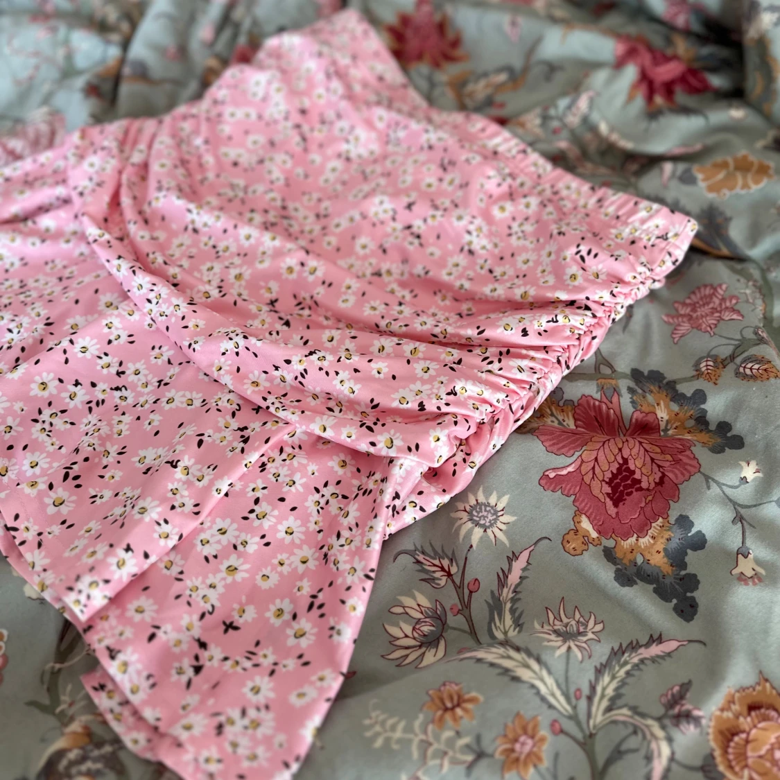 Rosa blommig volangkjol - 1