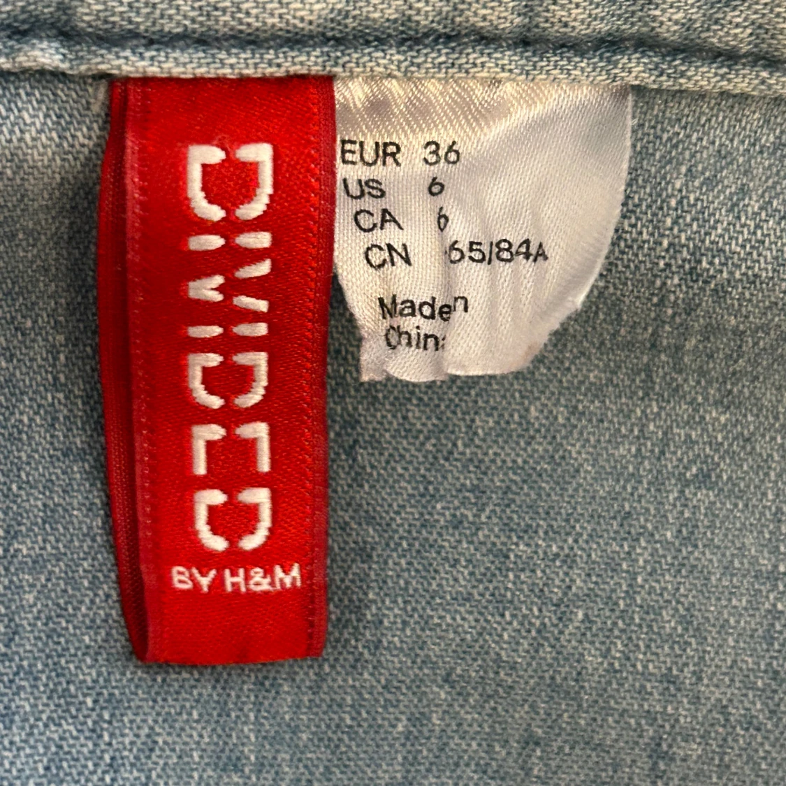 Ljusblå jeansskjorta från H&M Divided - 2