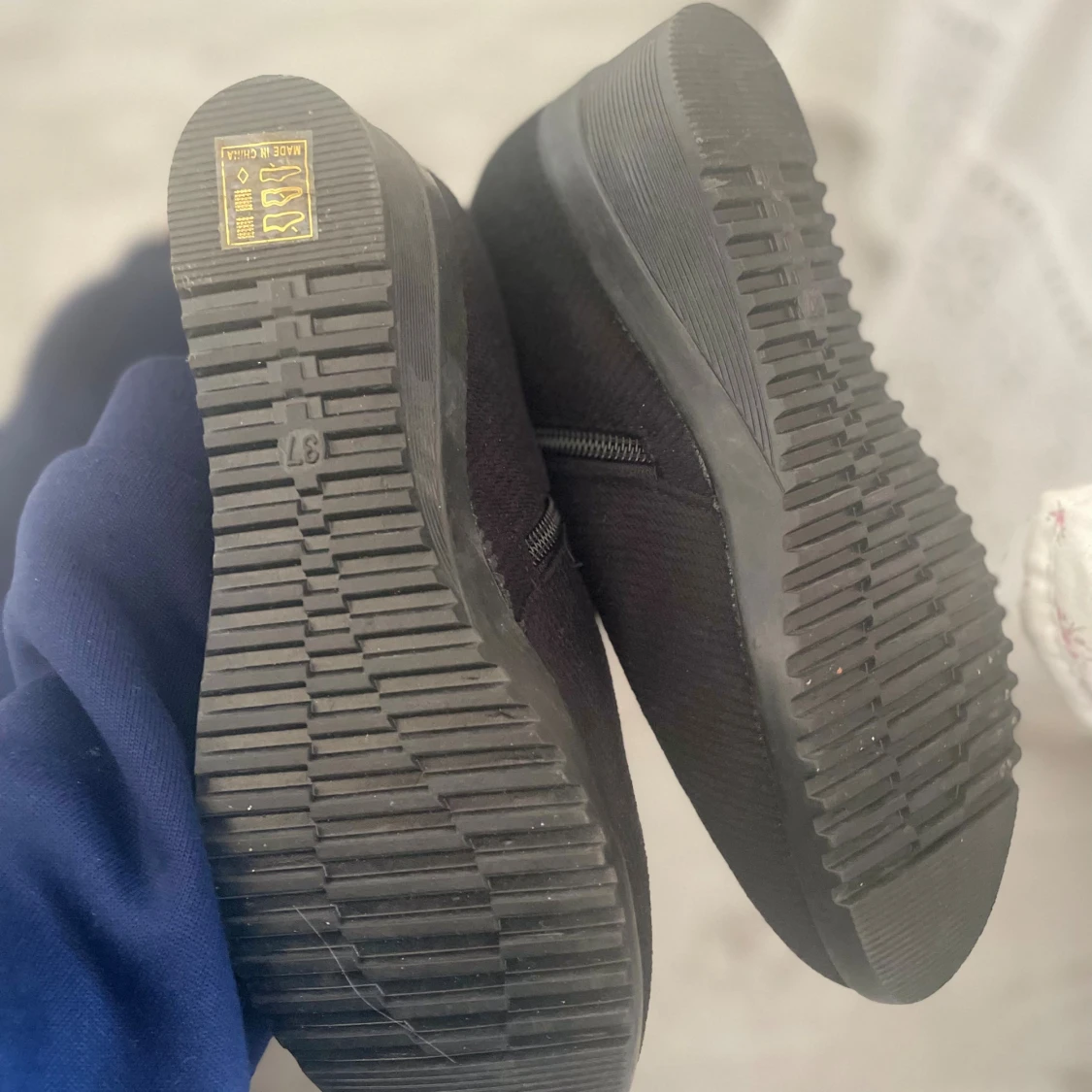 Svarta boots med kilklack!  - 3