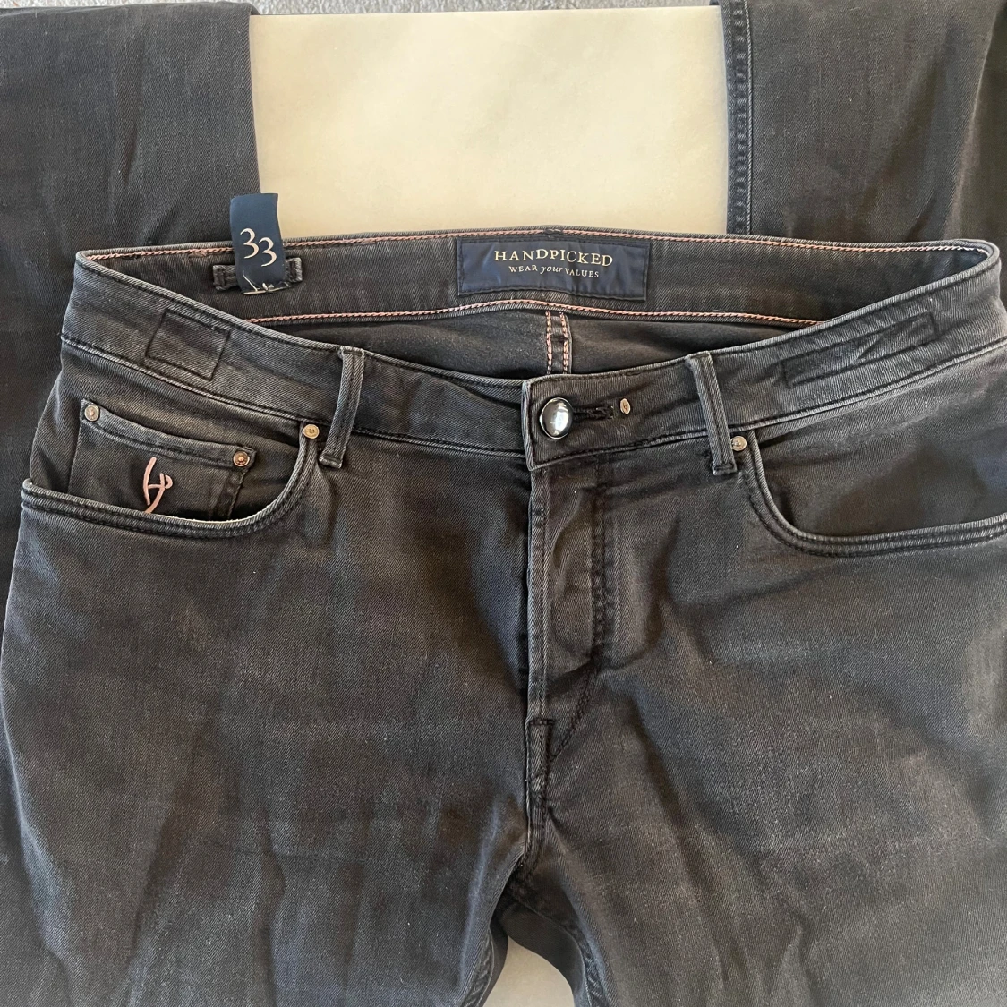 Handpicked svarta jeans, storlek 33 - 1