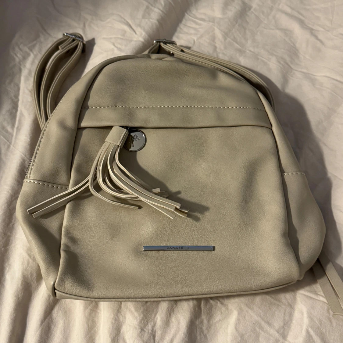 Beige ryggsäck från Anna Field