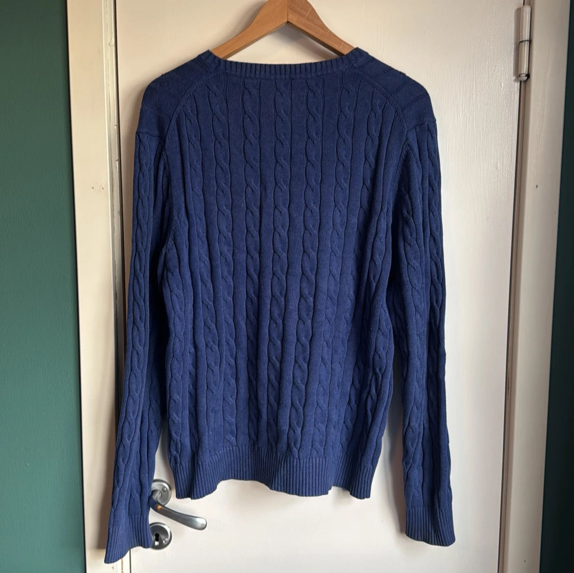 Blå kabelstickad tröja från GANT - 3