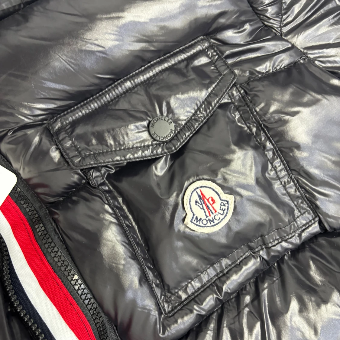 Svart Moncler pufferjacka med huva - 2