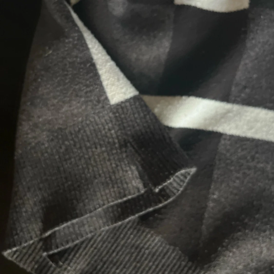 Rutig stickad tröja från Burberry  - 3