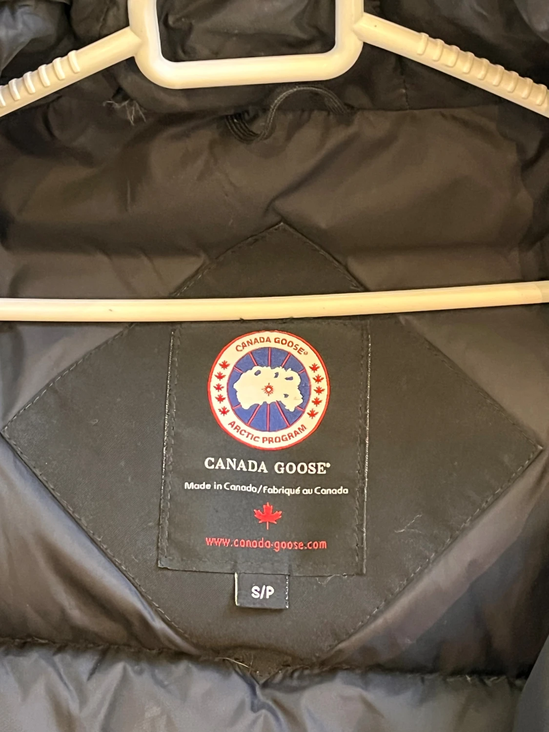 Svart dunjacka Canada Goose med päls - 1