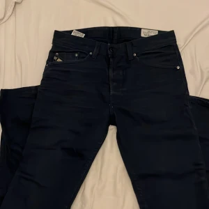Diesel jeans W29 - Tja säljer ett par tvät feta diesel jeans!! - skick 8,5/10 - priset är ej hugget i sten! Fråga på om du har nån 🤠👊🏼