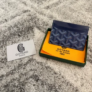 Korthållare  - Helt ny och oanvänd. Finns även i olika färger. Allt på bild tillkommer 