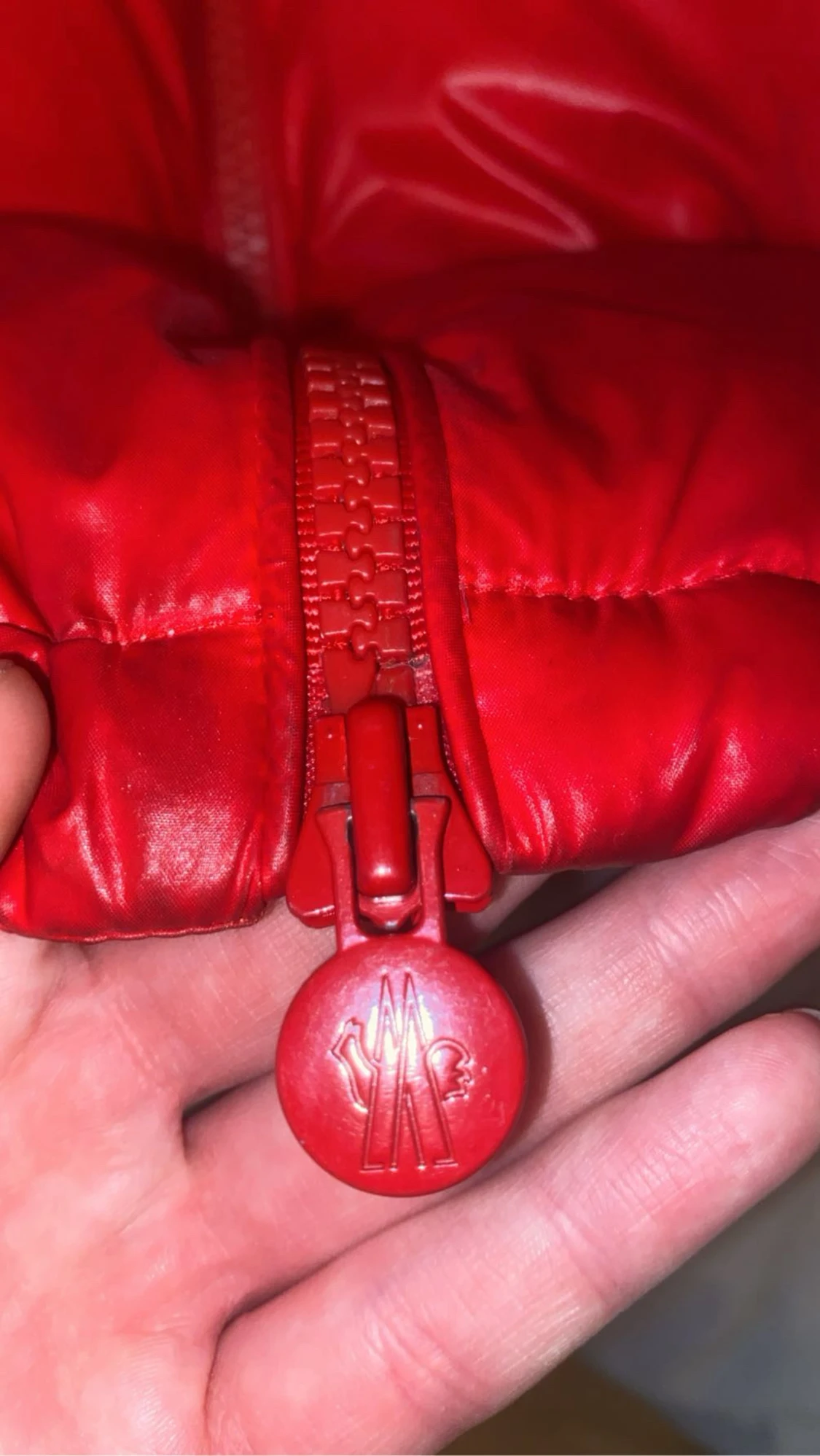 Röd Moncler encrins - 2