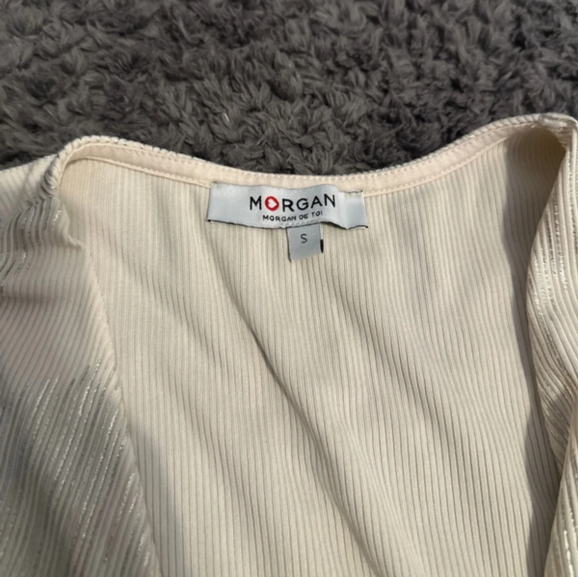 Glittrig omlottopp från Morgan - 3