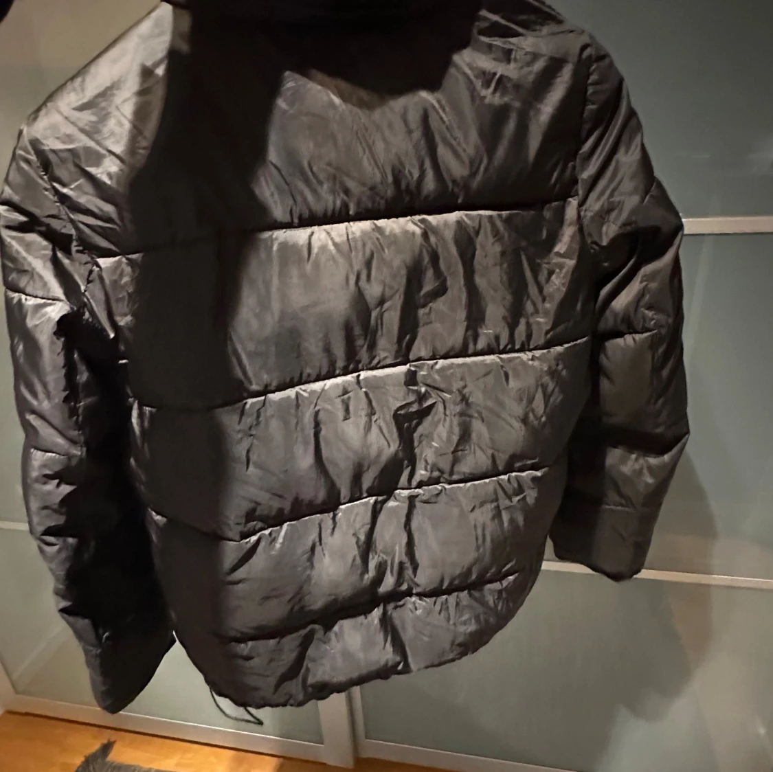 Svart pufferjacka från Zara XS - 2