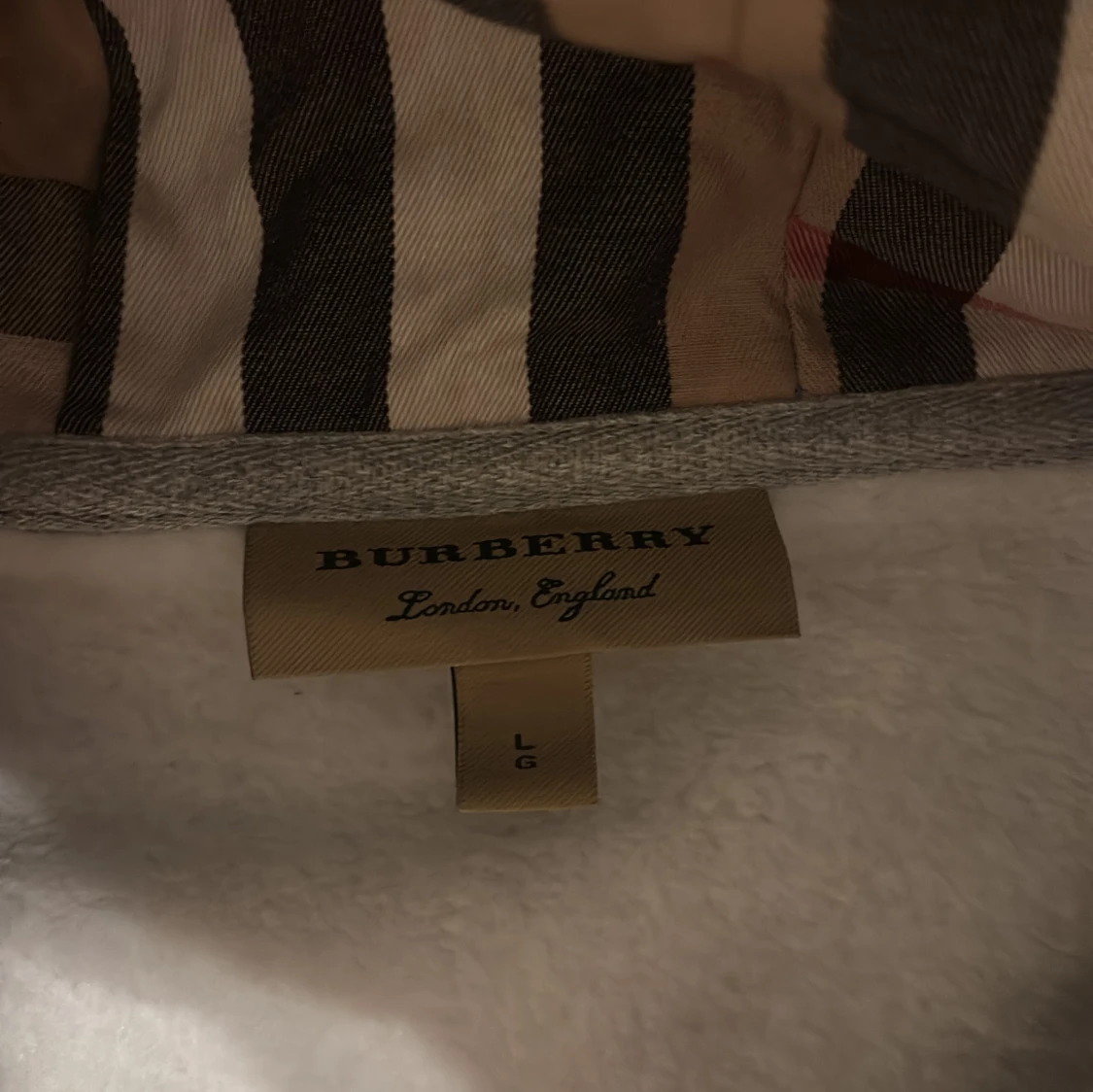 Grå hoodie från Burberry med dragkedja - 1