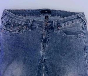 true religion jeans joey💕 - säljer mina true religion jeans, de är i jätte bra skick modell joey och w27💕