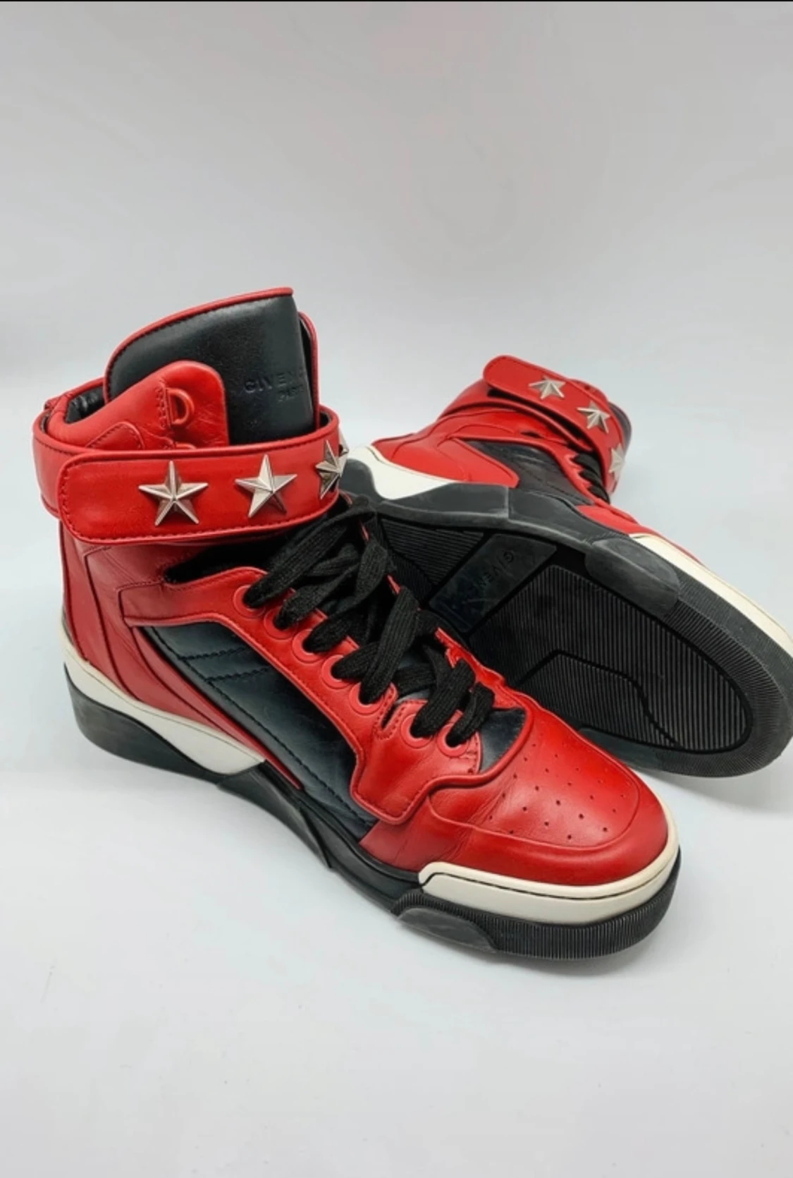 Givenchy röda high-top sneakers