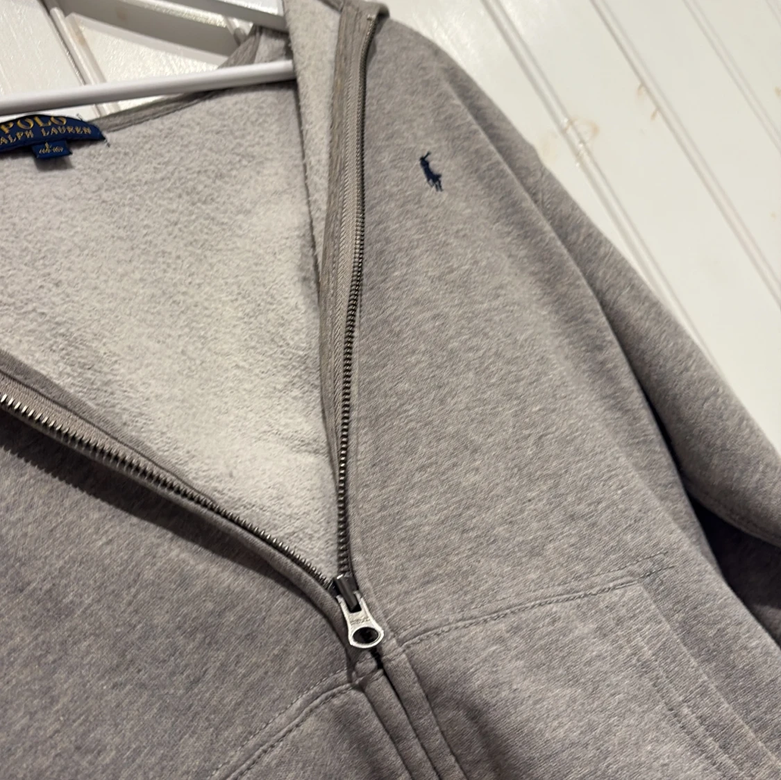 Grå hoodie från Polo Ralph Lauren - 2