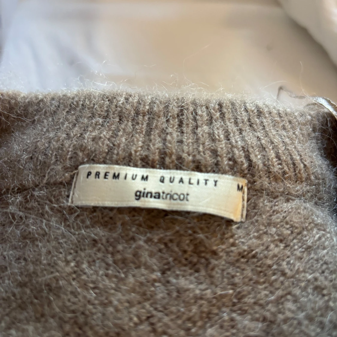 Brun stickad tröja från Gina Tricot - 3