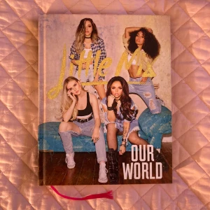 Little mix Our World - Little Mix Our World bok. Köpt för ca 10 år sen men knappt använd. Tecken på användning på framsida syns på fjärde bilden.