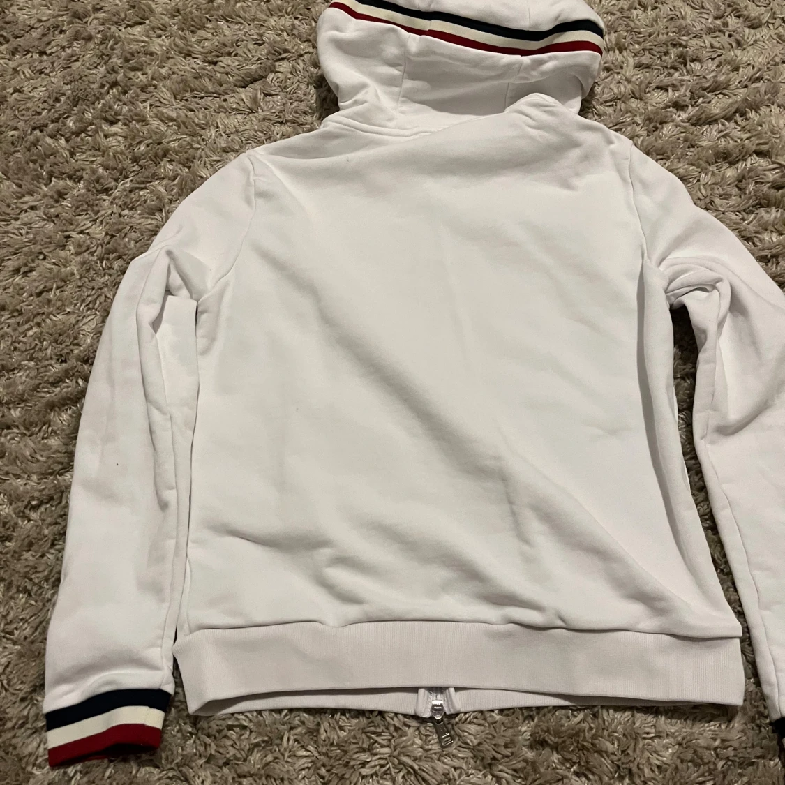 Vit hoodie från Moncler med huva - 1