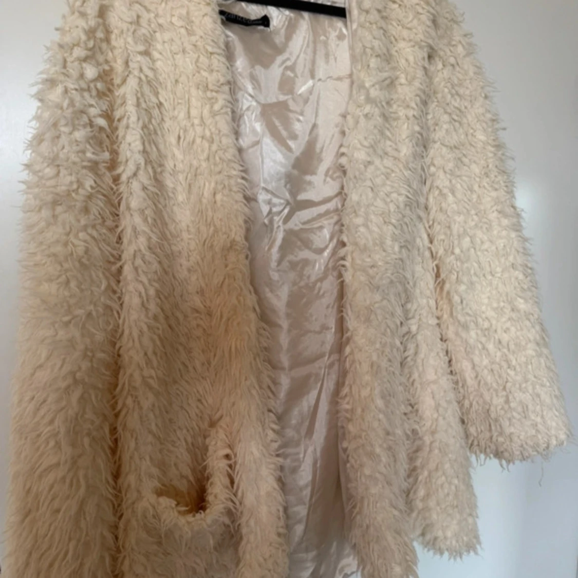 Vit teddyjacka med huva från Zanzea - 3