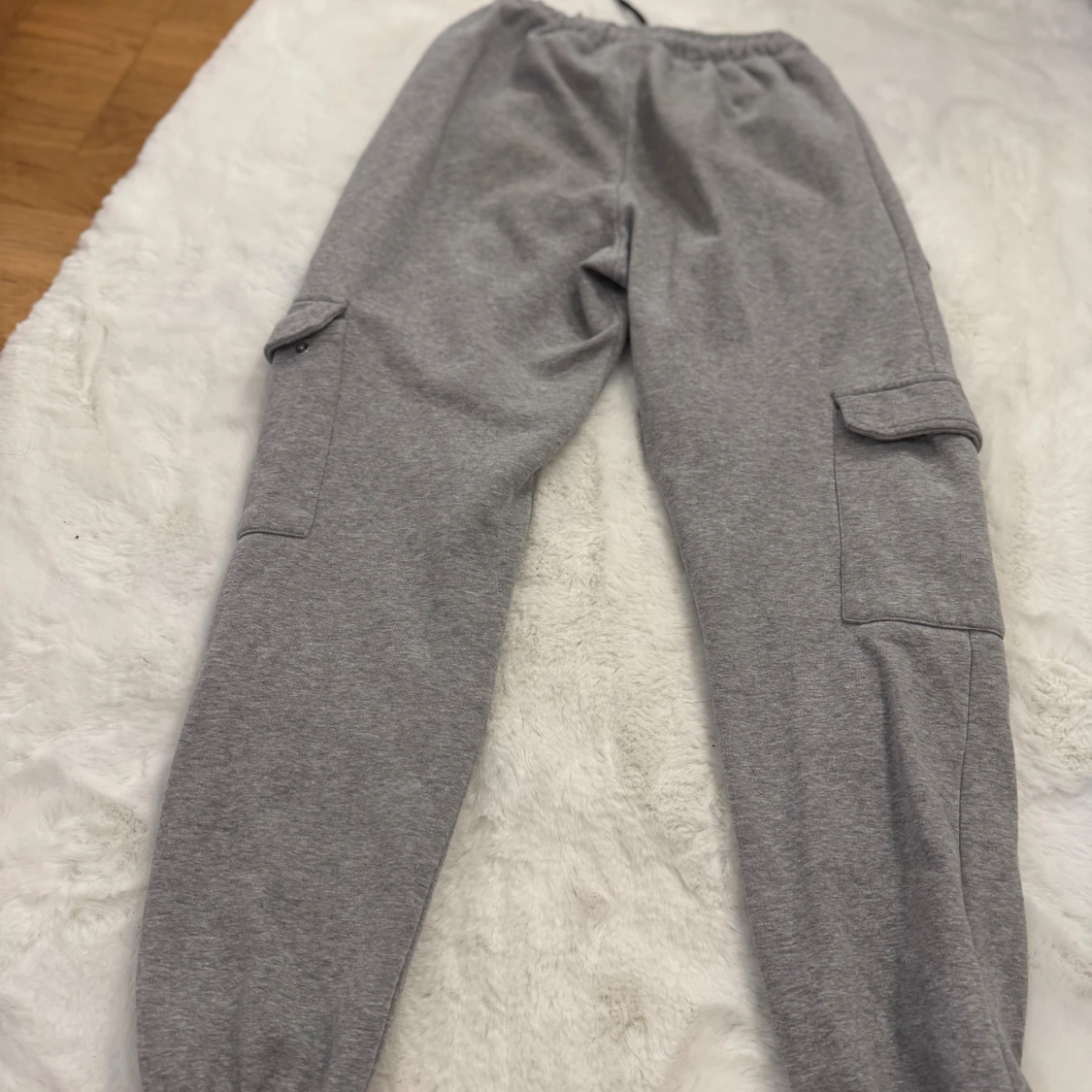 Grå cargopants från Ellesse - 3