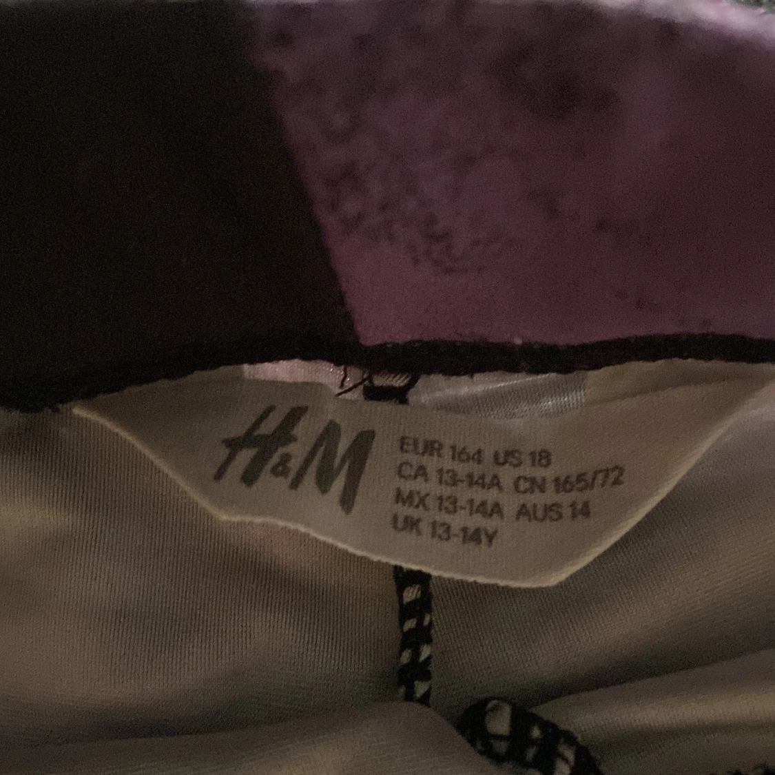 Lila och svarta leggings från H&M - 1