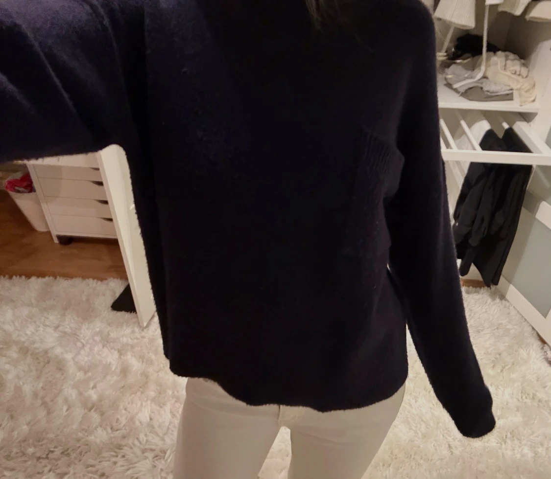 Mörkblå stickad tröja från Zara  - 1