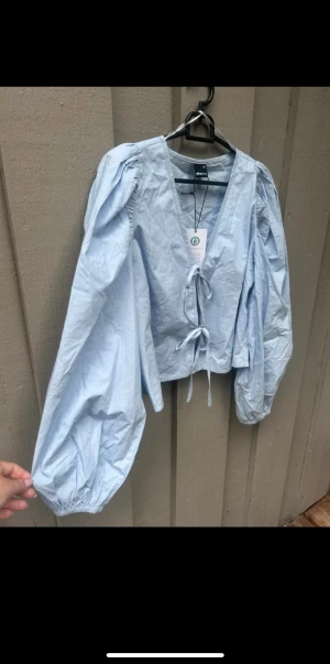 Ny blus - Linneblandat tyg, helt ny