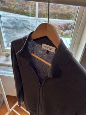 Merino zip tröja - Merino liknande | riktigt skön och stilren | dubbelzip | ingen defekt | Priset kan diskuteras 