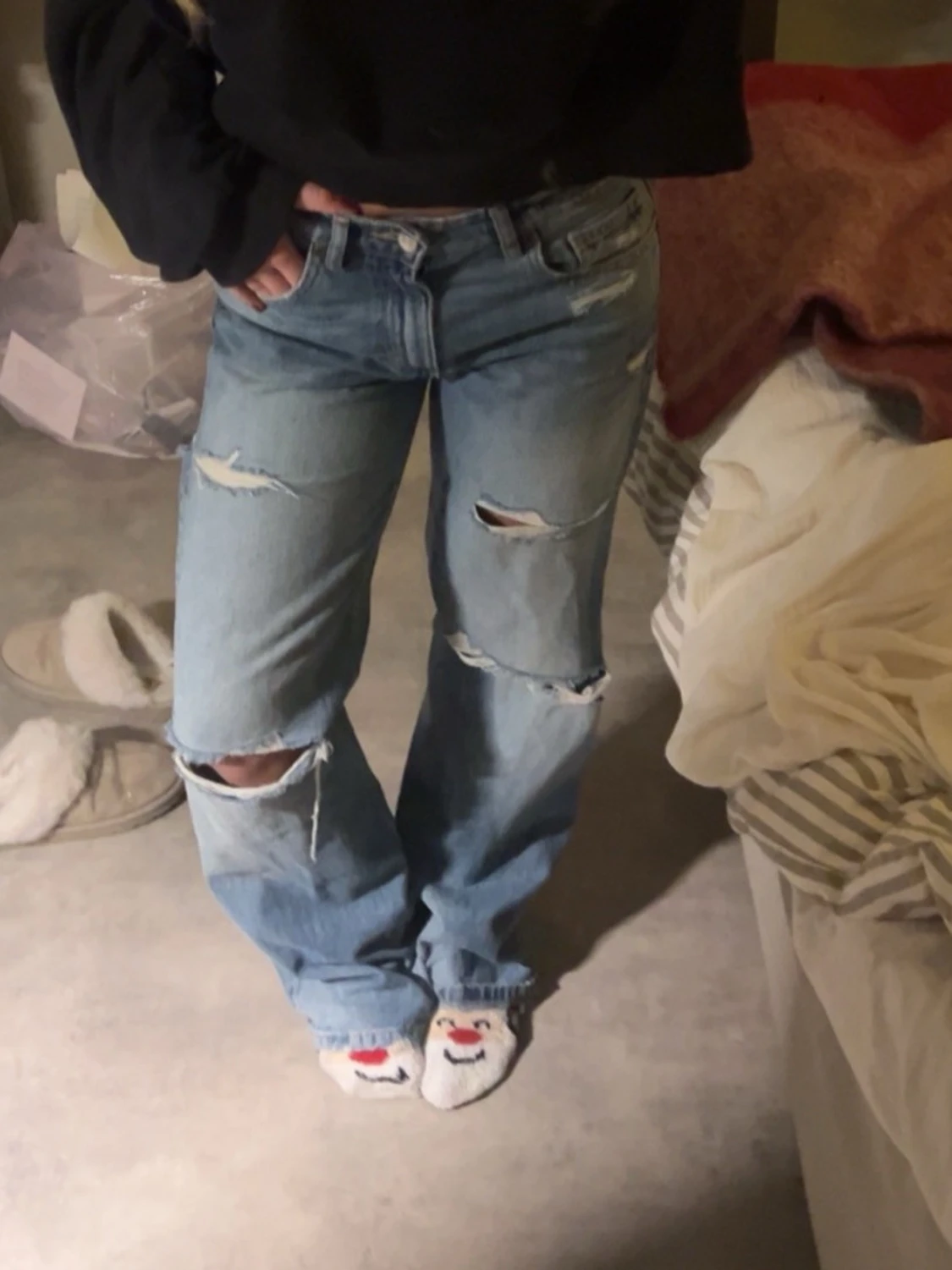 Lågmidjade ljusblå wide jeans med slitningar - 5