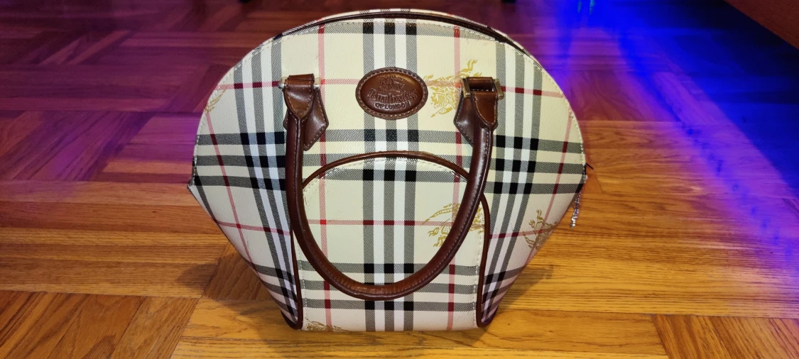 Rutig handväska från Burberry - 1