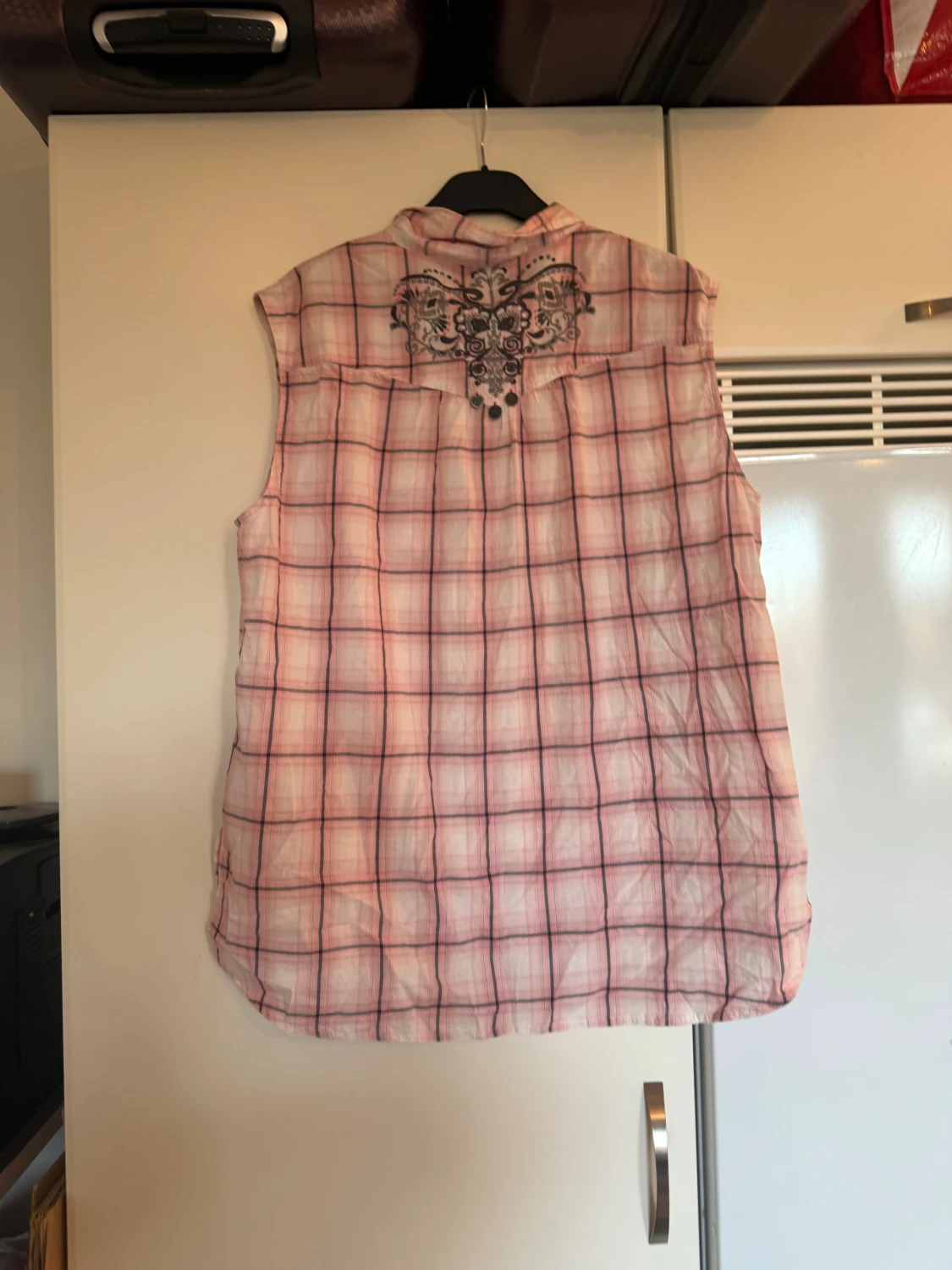 Ärmlös rutig skjorta med broderi - 4