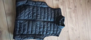 Väst från hangten - Svart väst från hangten i stl M använd ett antal gånger men i fint skick