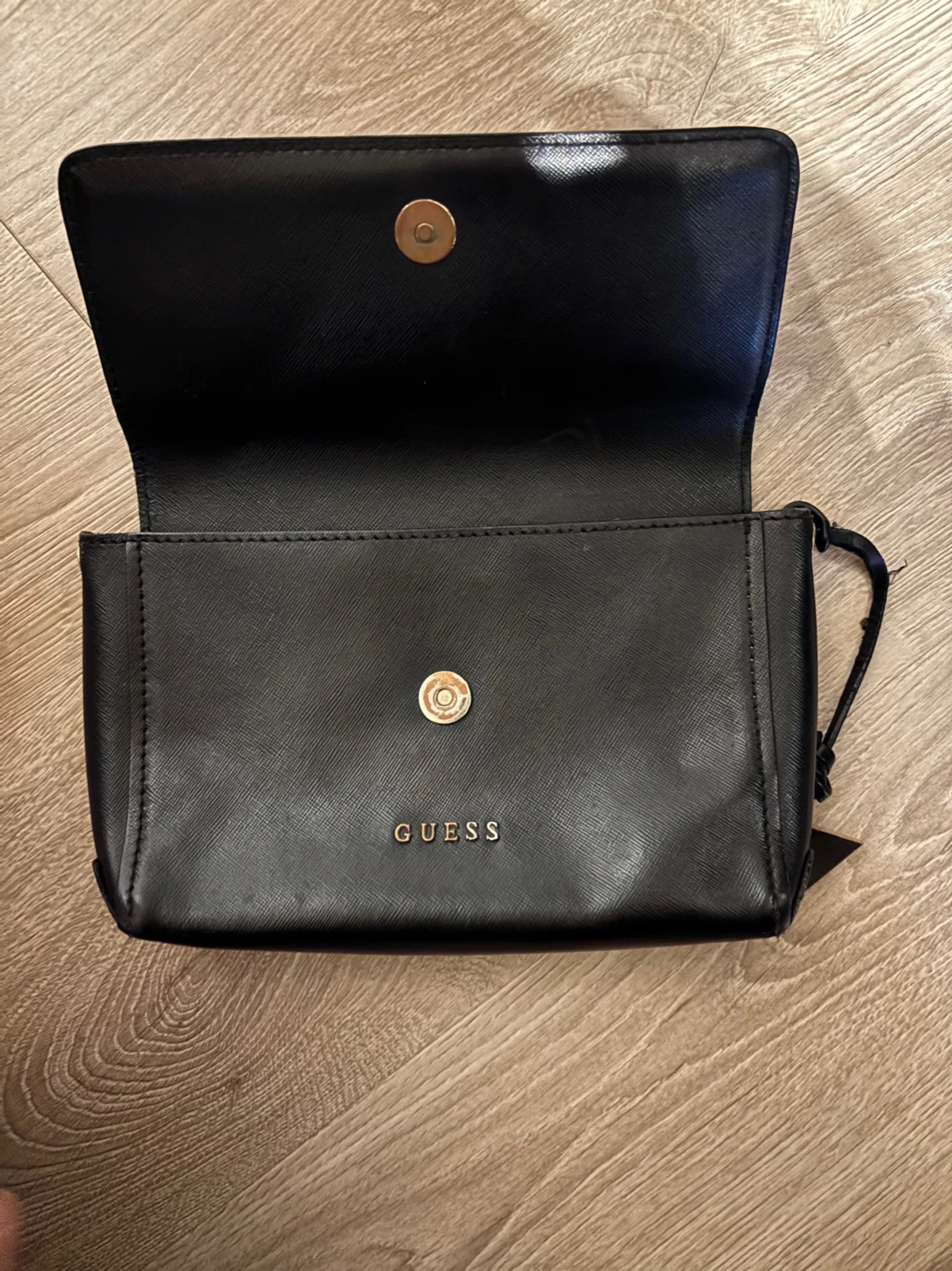 Svart handväska, Guess - 5