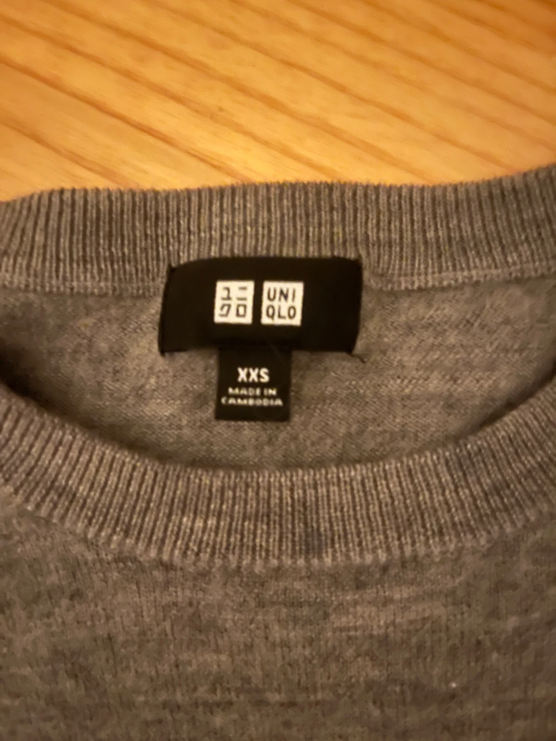 Grå stickad tröja från Uniqlo XXS - 1