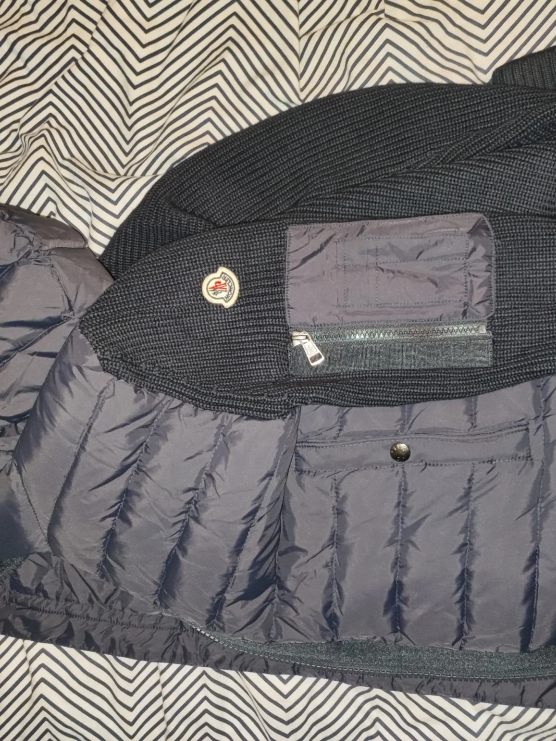 Svart Moncler pufferjacka med huva - 5