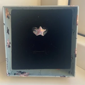 Ring - Jätte fin silver stjärn ring klicka gärna på köp nu💗