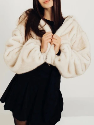 faux cropped fur coat from ginatricot - Girls, it's in perfect condition, I only wore it once for a photo shoot, I don't need it anymore, please take it away as soon as possible❤️