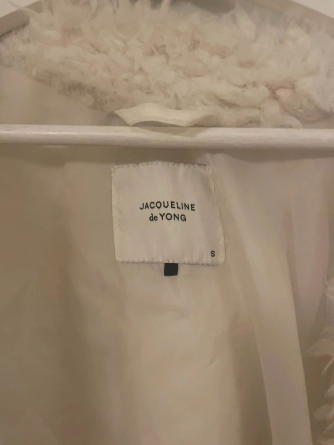 Vit pälsjacka från Jacqueline de Yong - 2