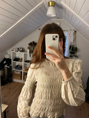 Peplum blus från Cream - Använd fåtal ggr