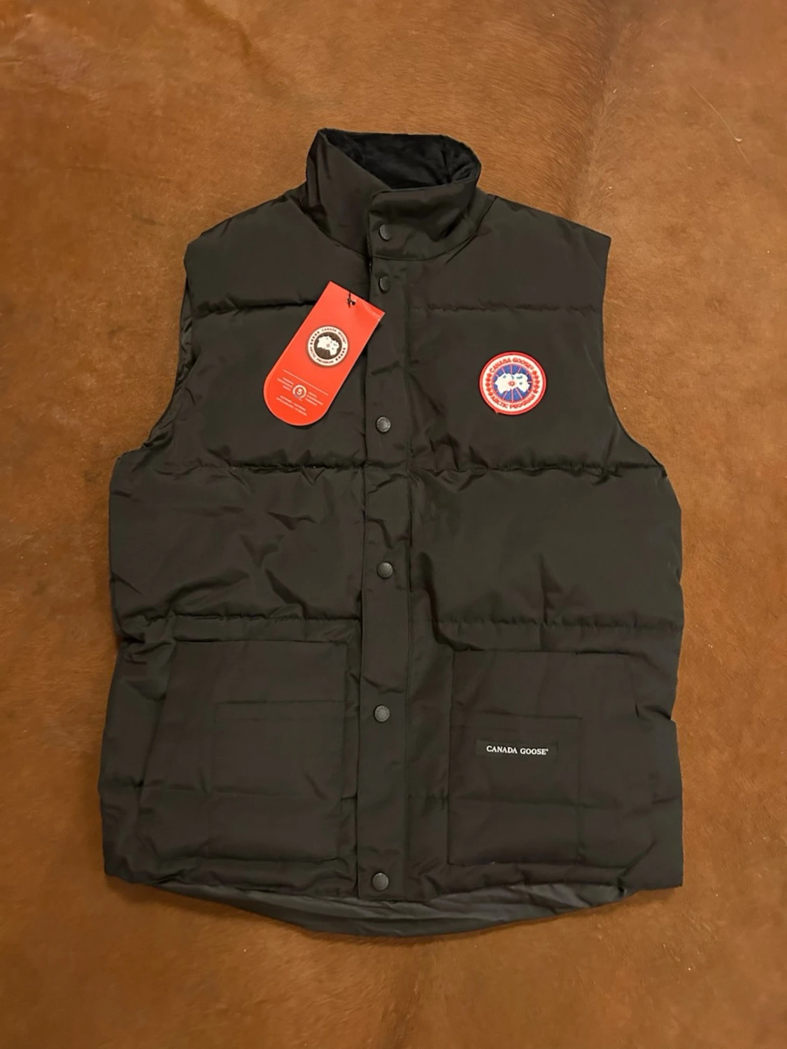 Svart dunväst från Canada Goose M